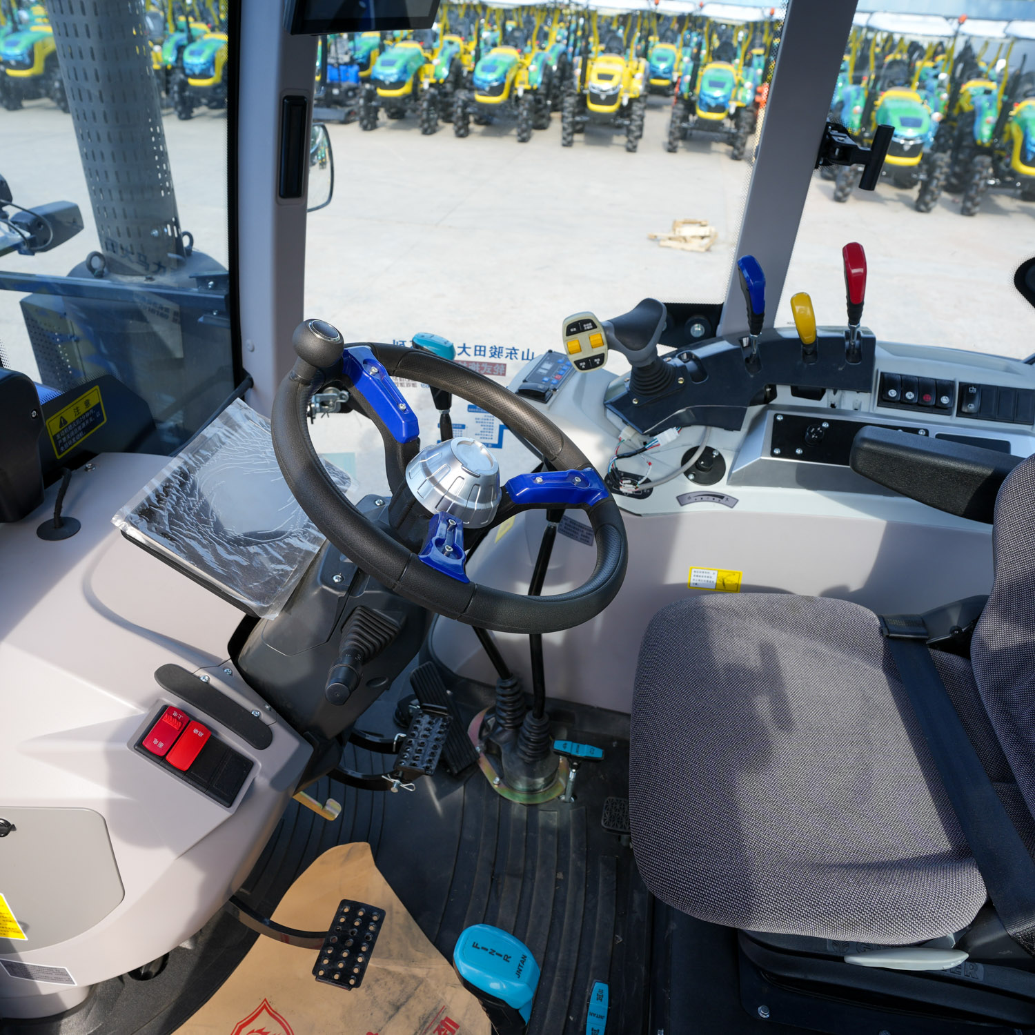 180HP210HP260HP 4WD Large Power Enclosed Cabin Tractor (4)